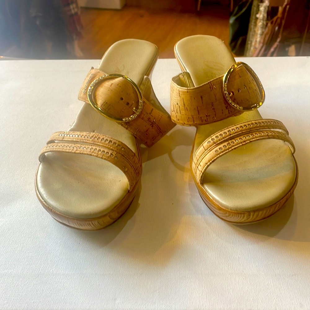 Light weight wedges